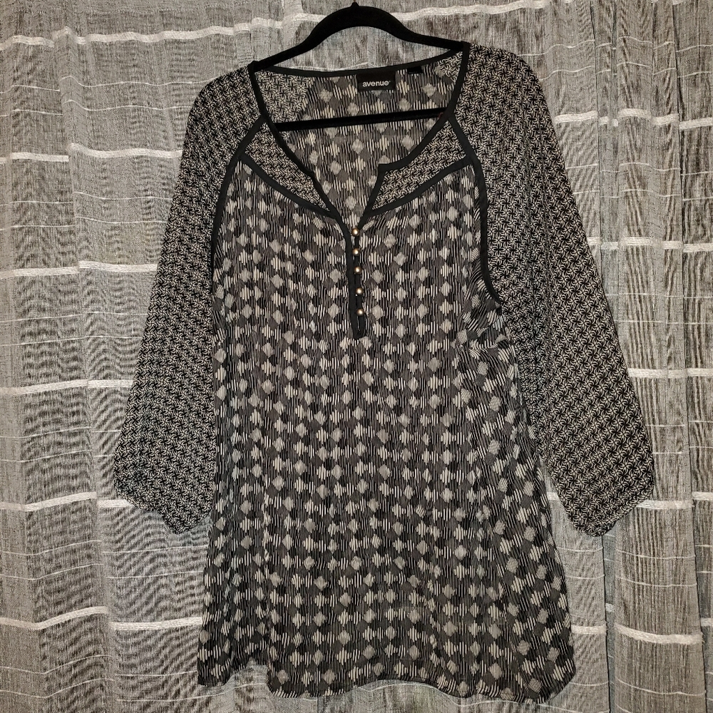 Sheer Black and White 3/4 Sleeve Blouse